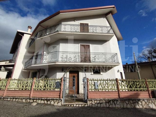 Casa in vendita a Tagliacozzo, Abruzzo