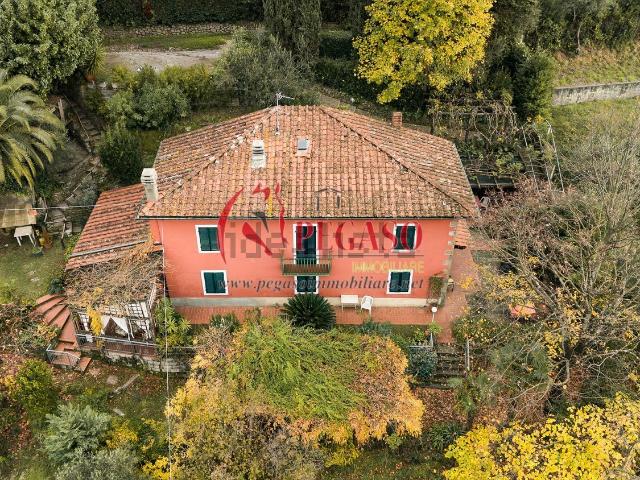 Casa in vendita a Ricciano, Uzzano E Castello