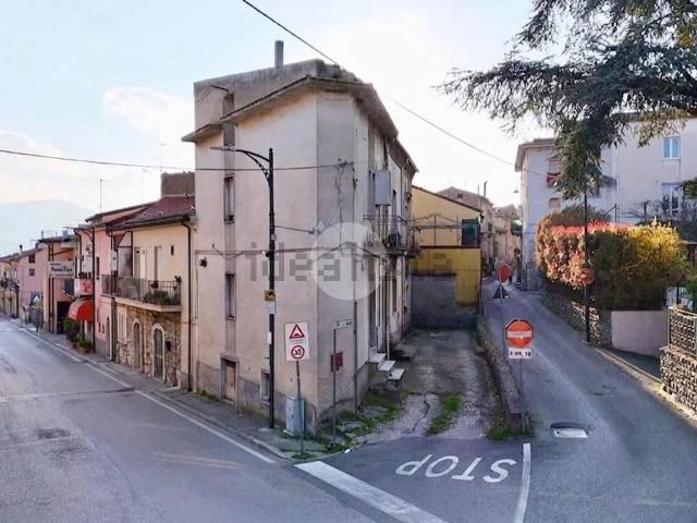 Casa in vendita a Montesarchio, Campania