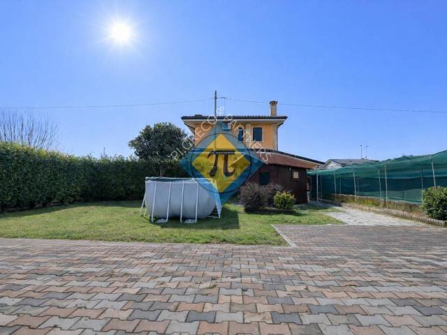 Casa in vendita a Cordenons, Friuli-Venezia Giulia