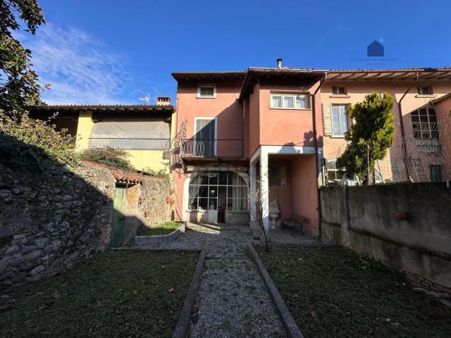 Casa in vendita a Calvagese Della Riviera, Lombardia