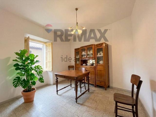 Casa in vendita a Tonara, Sardigna/Sardegna
