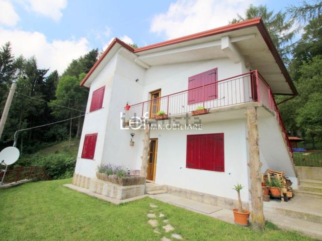 Casa in vendita a Valdobbiadene, Veneto