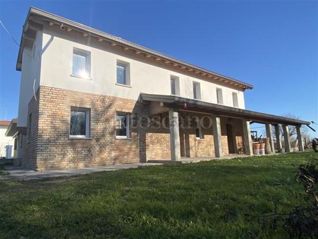 Casa in vendita a Portogruaro, Veneto