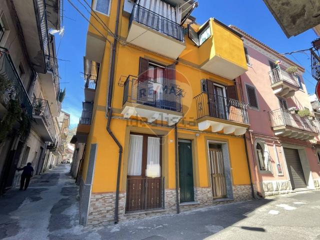Casa in vendita a Francavilla Di Sicilia, Sicilia