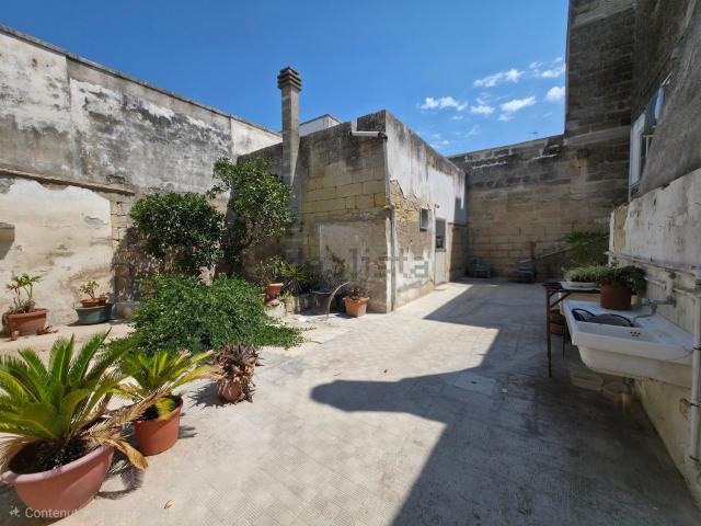 Casa in vendita a Lizzanello, Lecce