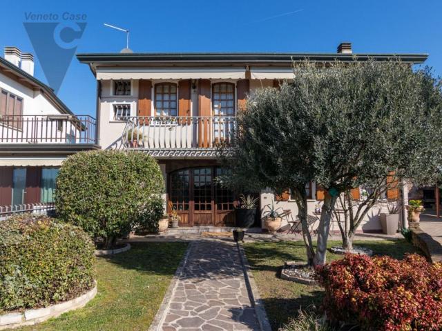 Casa in vendita a Ponte San Nicolò, Rio
