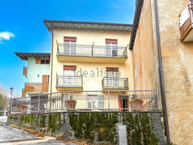 Casa in vendita a Aviatico, Lombardia