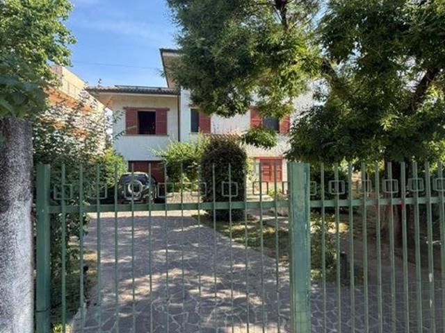 Casa in vendita a Trecastelli, Marche
