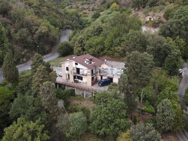 Casa in vendita a Cantalupo, Varazze
