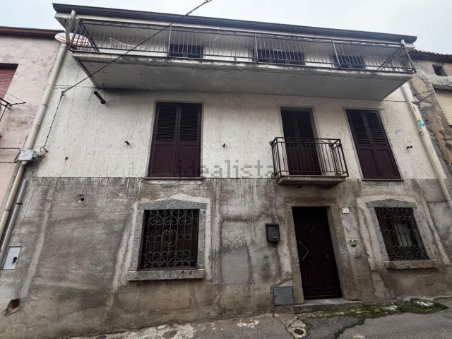 Casa in vendita a Bottidda, Sardigna/Sardegna