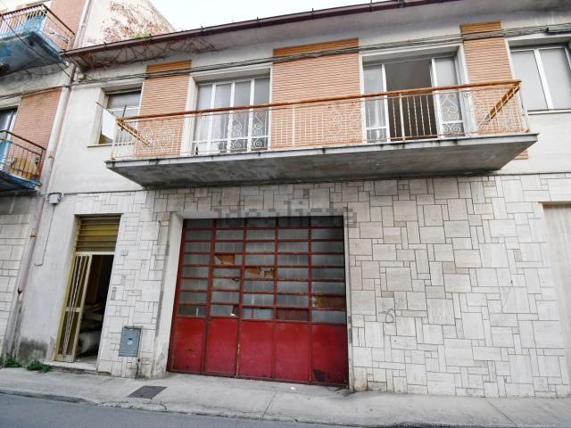 Casa in vendita a Centro, Marche