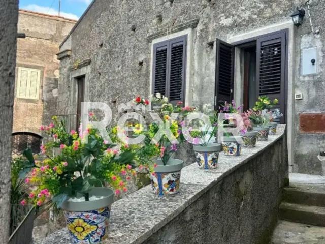 Casa in vendita a Castiglione Di Sicilia, Sicilia