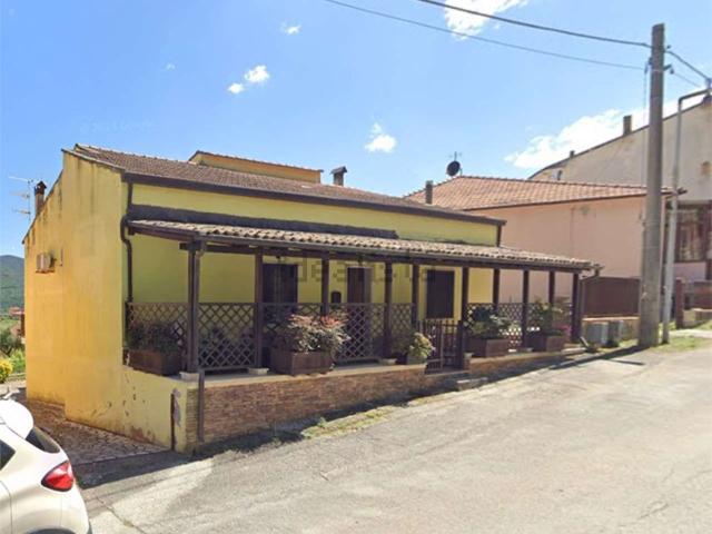 Casa in vendita a Taverna Ravindola (Roccarvindola Bassa), Montaquila