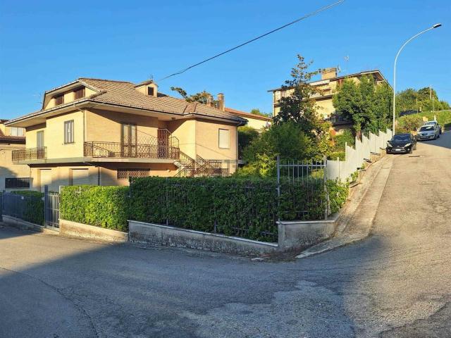 Casa in vendita a Monterubbiano, Fermo