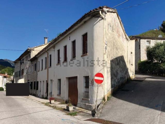 Casa in vendita a Pieve del Grappa, Segusino
