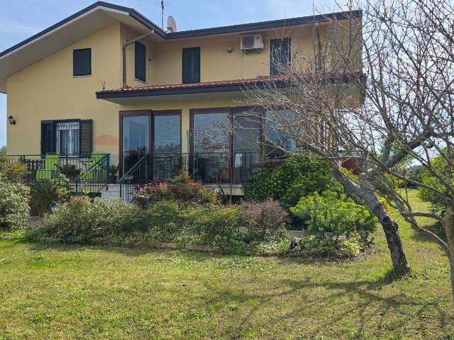 Casa in vendita a Ortona, Abruzzo