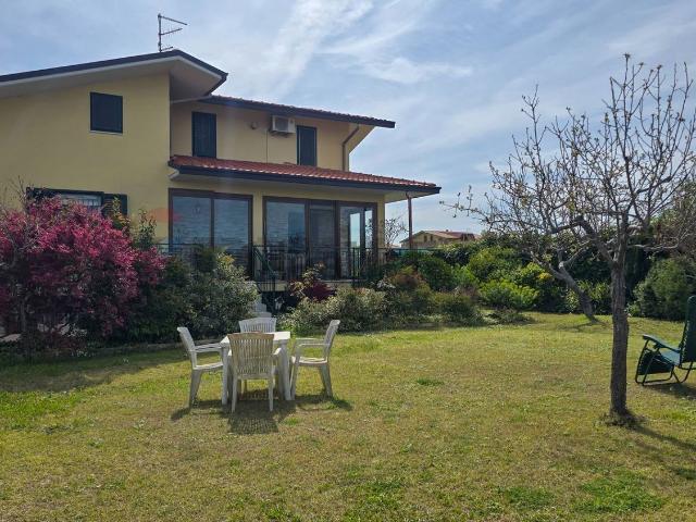 Casa in vendita a Alboreto, Ortona