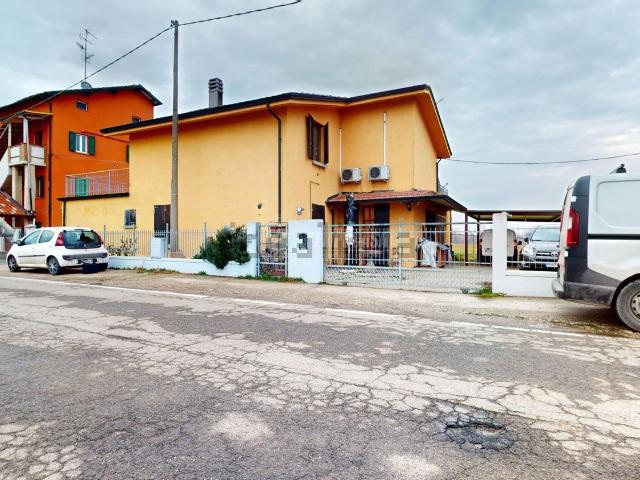 Casa in vendita a Pianura Reggiana, Re