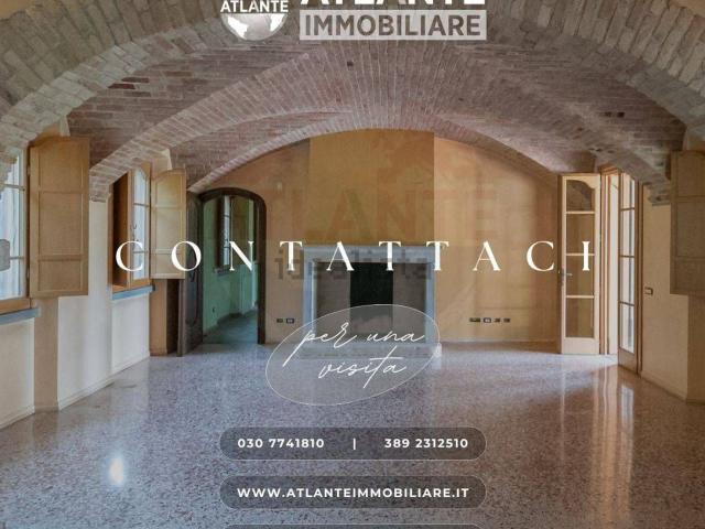 Casa in vendita a Chiari, Lombardia