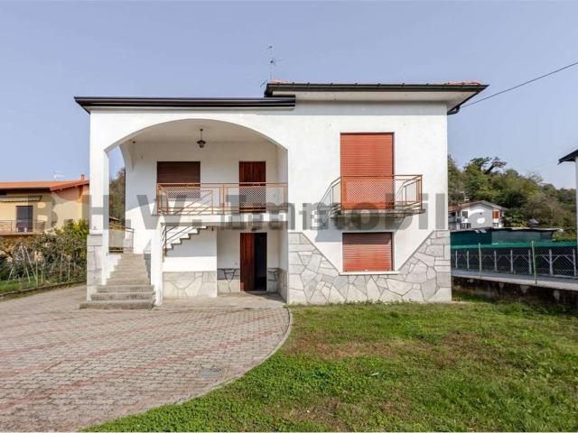 Casa in vendita a Arolo, Leggiuno