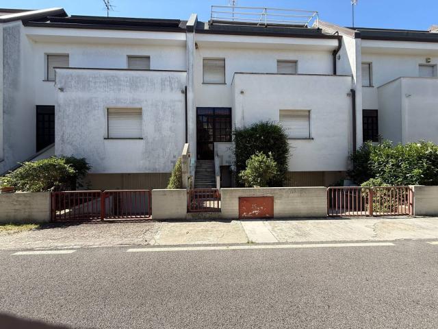 Casa in vendita a Ponte Metauro, Marche
