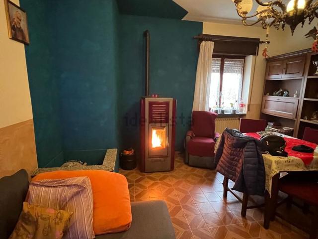 Casa in vendita a Divignano, Novara