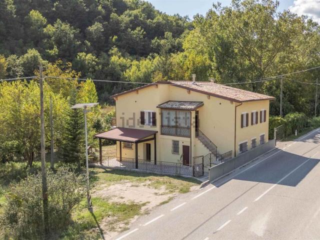 Casa in vendita a Marche, Macerata