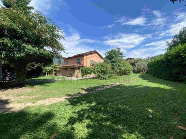Casa in vendita a Camaiore, Toscana