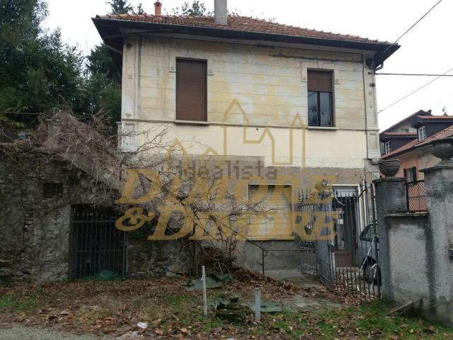Casa in vendita a Meina, Novara