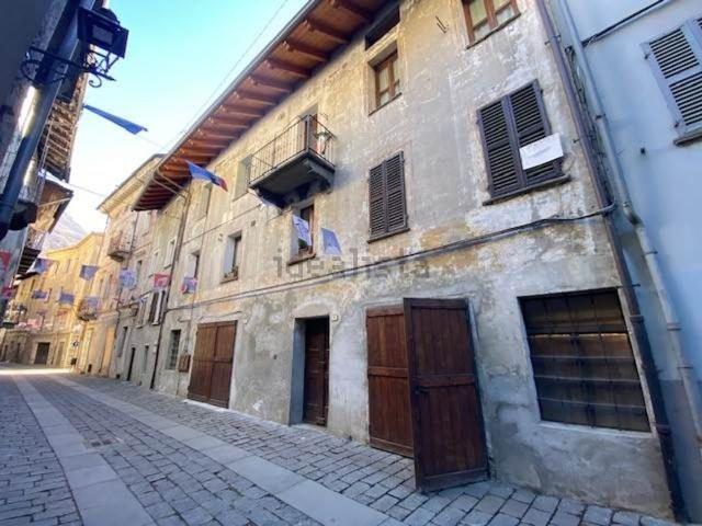 Casa in vendita a Donnas, Aosta
