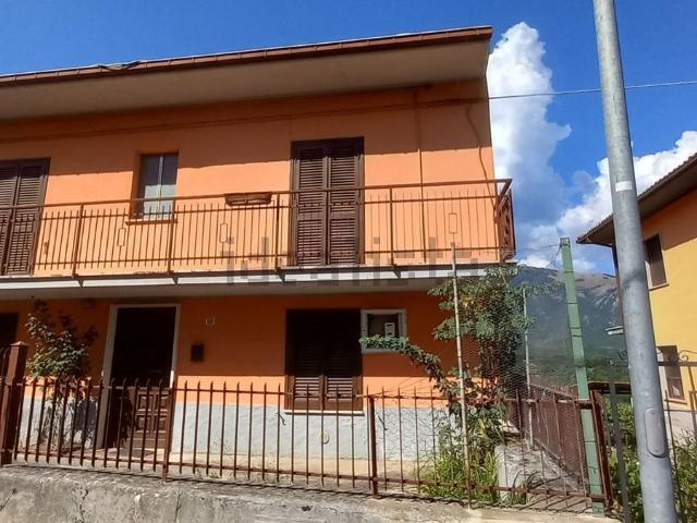 Casa in vendita a Tornimparte