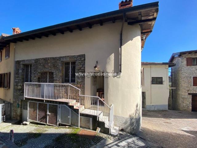 Casa in vendita a Fonteno, Lombardia