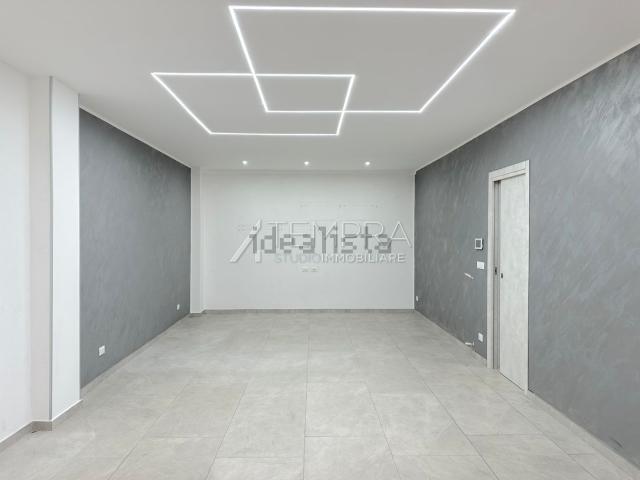 Casa in vendita a Adrano, Sicilia