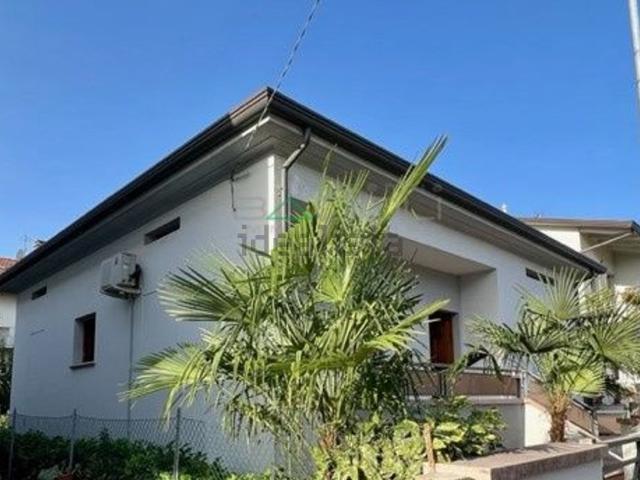 Casa in vendita a Cattolica, Reggio Emilia