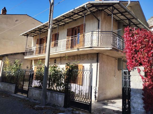 Casa in vendita a San Donato, Tagliacozzo