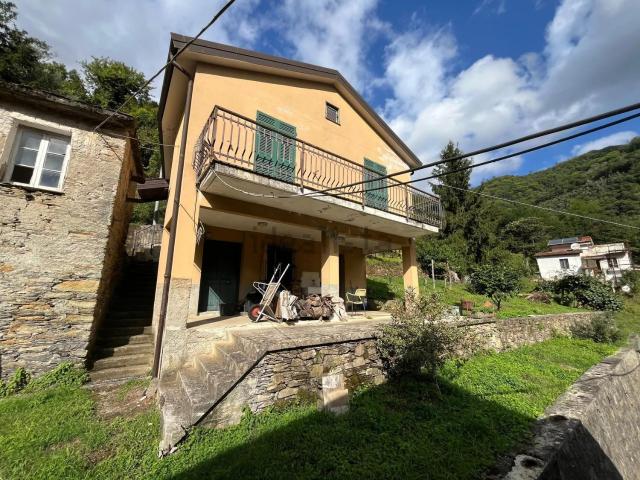 Casa in vendita a Carasco, Liguria