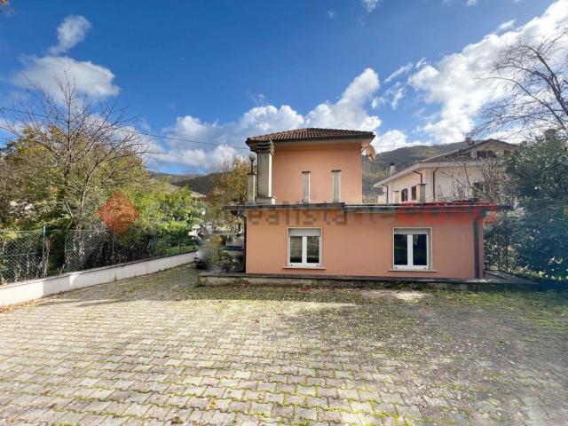 Casa in vendita a Rieti, Lazio