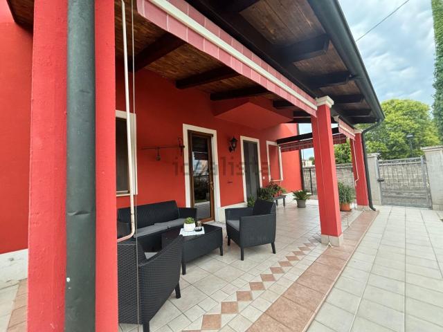 Casa in vendita a Albaredo D'adige, Veneto