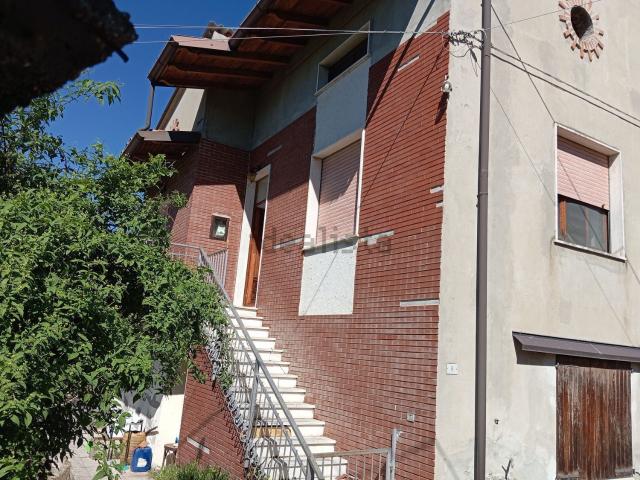 Casa in vendita a Alta Val Tidone, Nibbiano