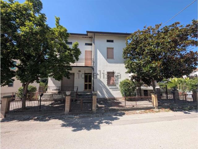 Casa in vendita a Gubbio, Umbria