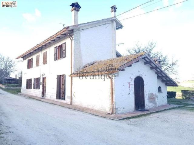 Casa in vendita a Terre Roveresche, Marche