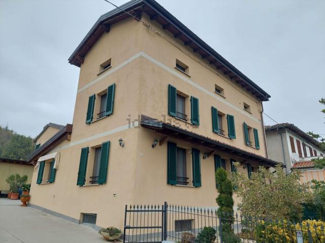 Casa in vendita a Vernasca, Reggio Emilia