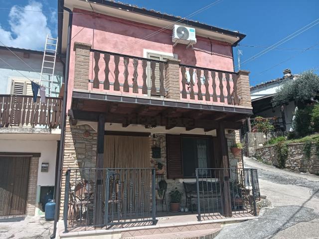 Casa in vendita a Farindola, Abruzzo