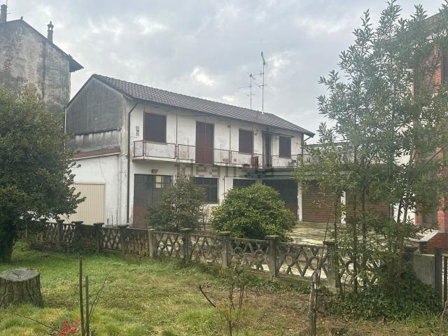 Casa in vendita a Vigevano, Lombardia