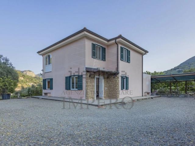 Casa in vendita a Ventimiglia, Liguria