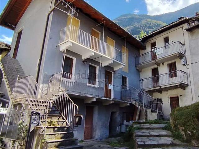 Casa in vendita a Arnad, Aosta