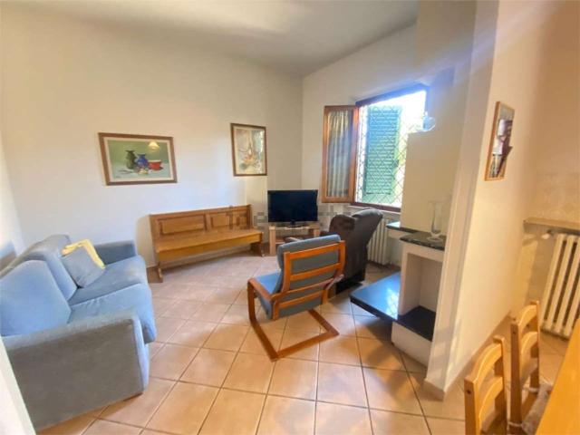 Casa in vendita a Capezzana, Prato