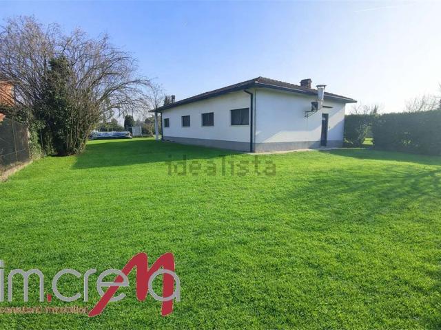 Casa in vendita a Crespiatica, Lombardia
