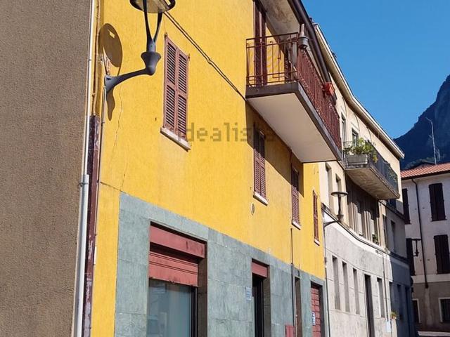 Casa in vendita a Calolziocorte, Lombardia